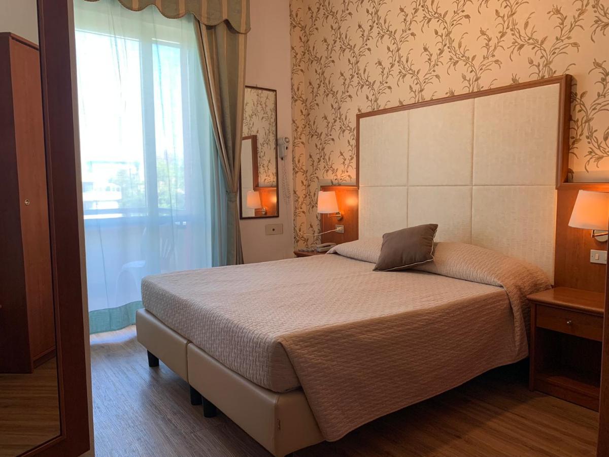 Hotel Apollo Rimini Exterior photo