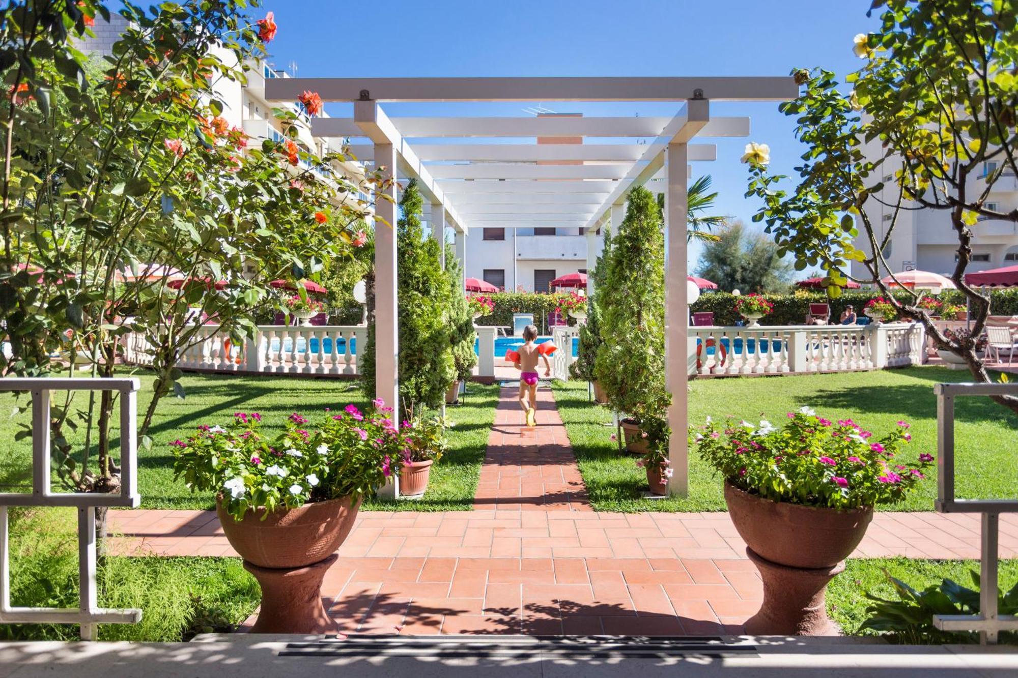 Hotel Apollo Rimini Exterior photo